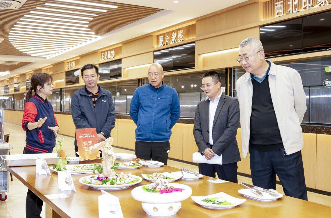 华农食堂师傅“秀”厨艺 匠心烹饪促提升